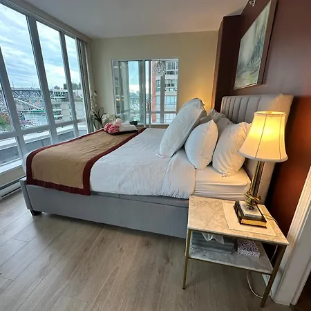 Penthouses Of Beach Ave-2