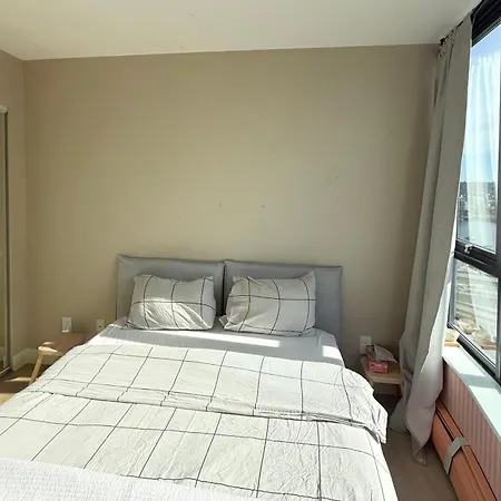 3-Bedrooms Premium Apartemnt With Stunning 180 Water, Mountain And City View Pool Hot Tub And Gym Heart Of Downtown Skytrain 3Mins Walk To Fifa Stadium-3